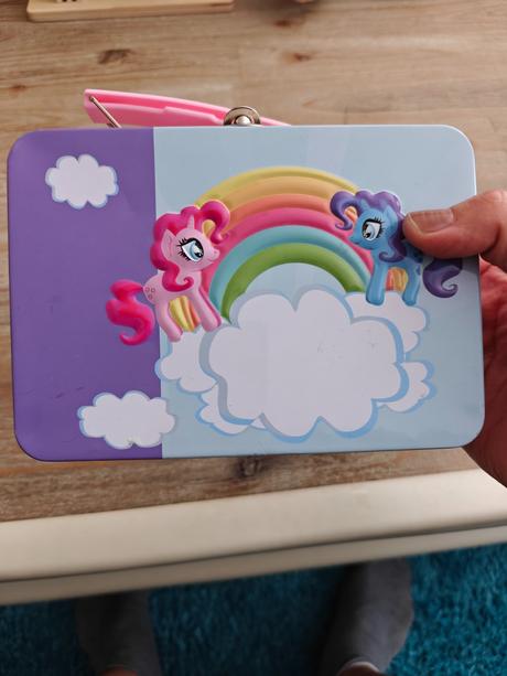My little pony kufrík + 2x na pez cukríky,