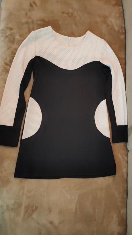 Krásne príležitostné šaty, 134