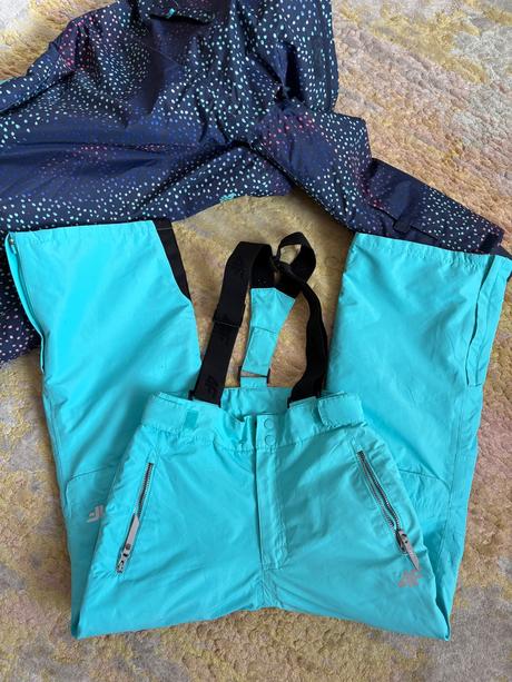 Lyziarsky komplet, 146