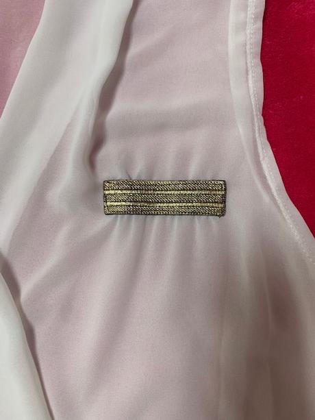 Tenučká blúzka bez rukávov so zlatou ozdobou, l / m