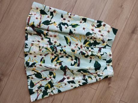 Kvetinová sukňa, s