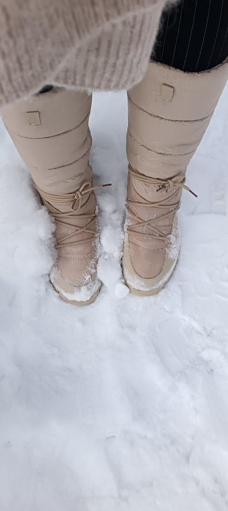 Perfektné krémové čižmy, 40