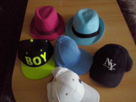 Klobúky a šiltovky, xs