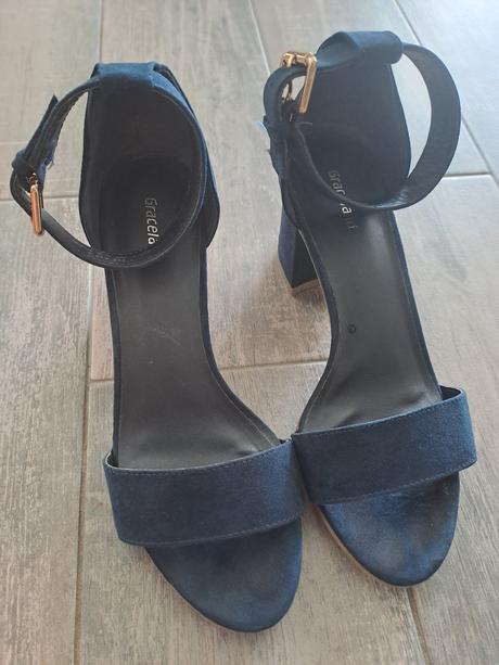 Sandále na podpätku, 38