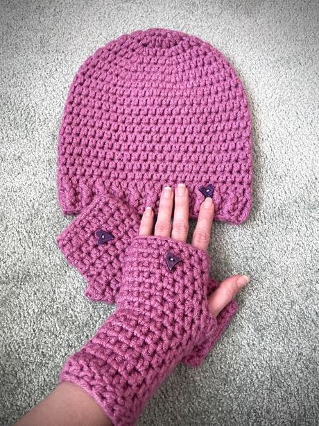 Set pletenej čiapky a rukavíc, 