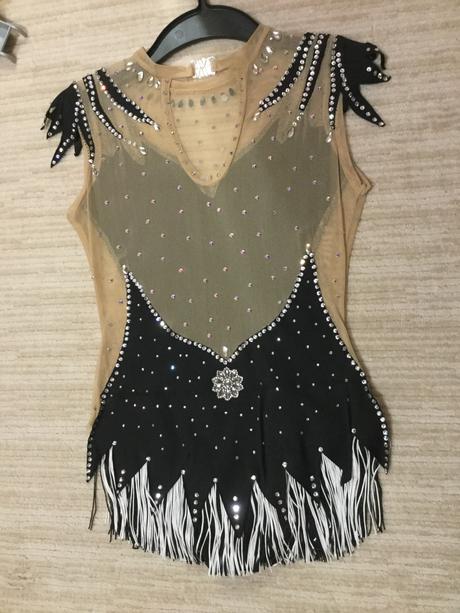 Dres na gymnastiku, 146