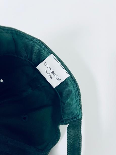 Šiltovka laura biagiotti parfums, 