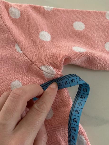 Ružovo-sivý svetrík, 110