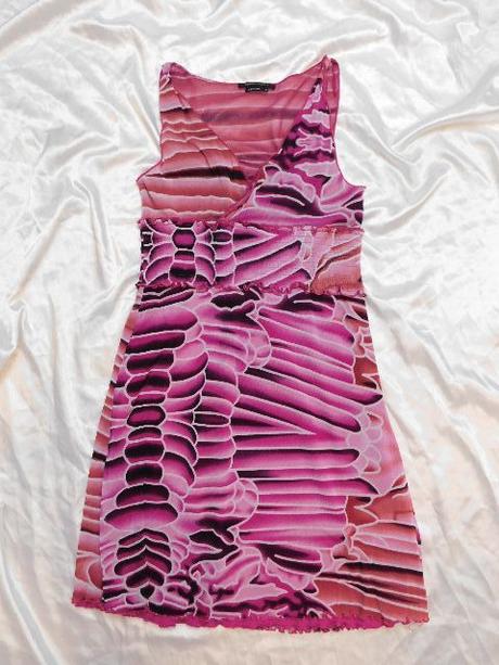 Luxusne pekne saty, xs