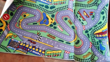 Predám detský koberec zachovalý., 