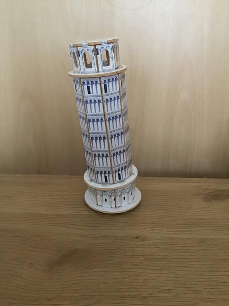 Šikmá veža v pise darujem, 