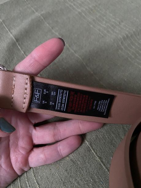 Svetlohnedý opasok, f&f