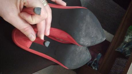 Červené lodičky, 37