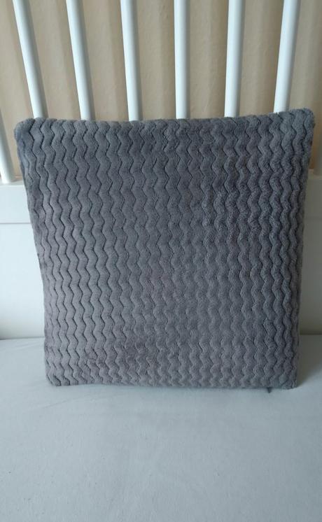 Obliečka na vankúš ako nová, 