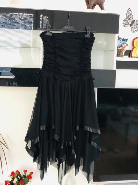 Dámske čierne šaty, s