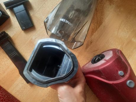 Ručný vysávač, sencor