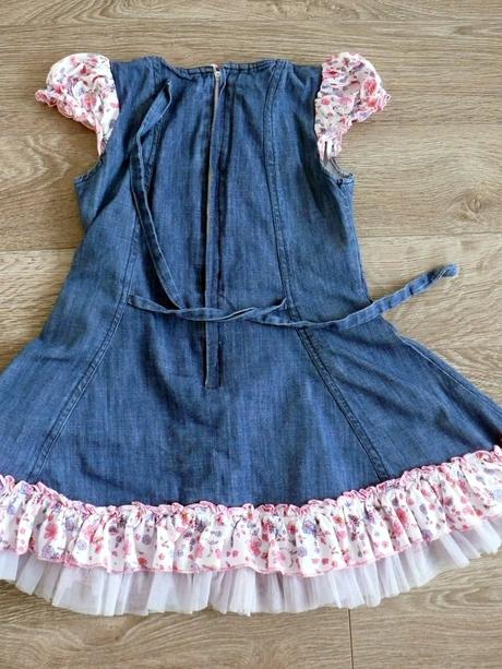 Krásne letné šaty s výšivkami a spodničkou na 4-5r, 104