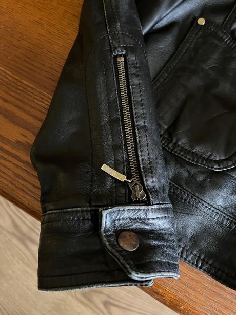 Kožená bunda motivi, s