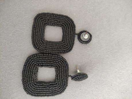 Rôzne náušnice, mango