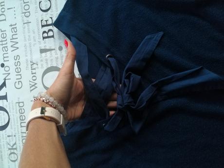 Svetrík s mašlou vzadu, promod,m