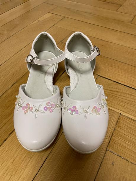 Sandalky, biele, vel. 32, jemne zdobenie, nelli blu,32