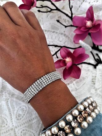 Štrasový elegantný náramok,