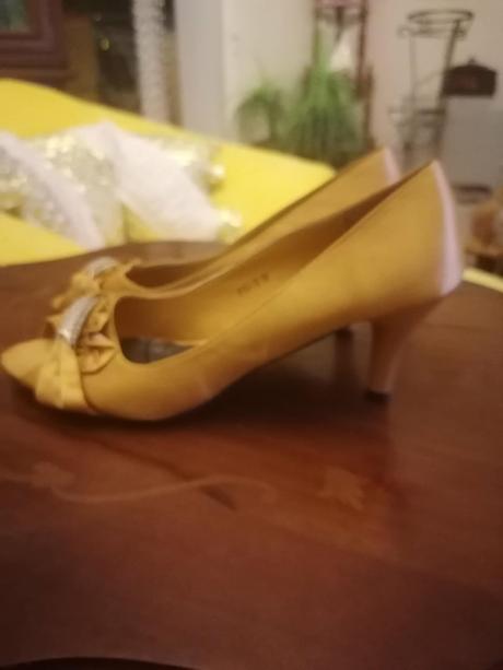 Saténové lodičky s otvorenou špičkou, 39