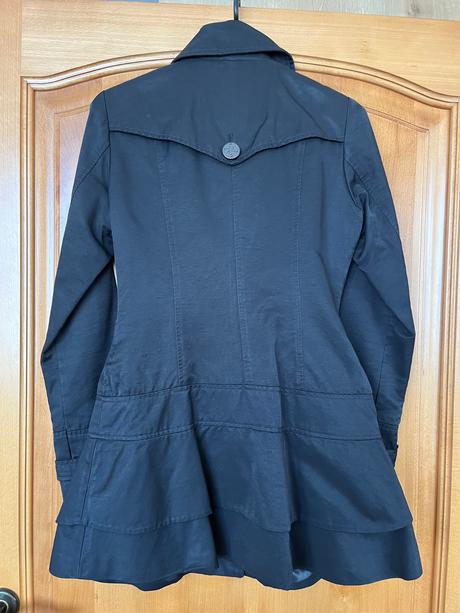 Elegantný kabátik/trenčkot guess, guess,xs