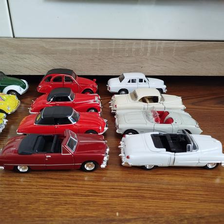 Modely áut - veľkosť 12cm, super stav,
