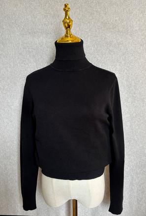 Klasický čierny rolák, s