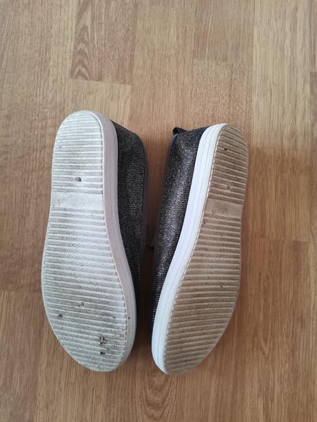 Peknučké ,pár krát obuté, ako nové, 34