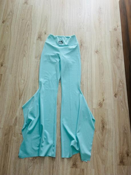 Štýlové nohavice slovenskej značky kura collection,