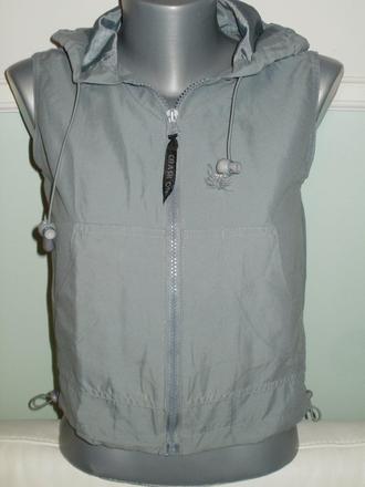 Vesta s kapucňou, s