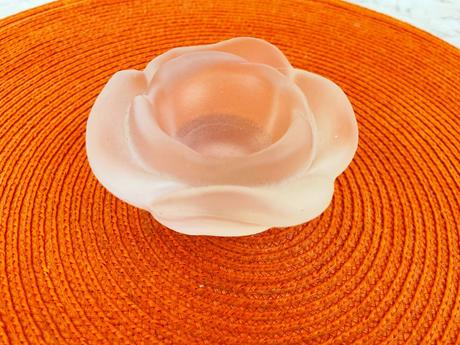 Svietnik z ľadového skla, 