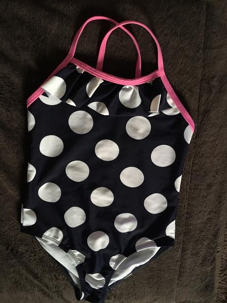 Dievcenske plavky, 122