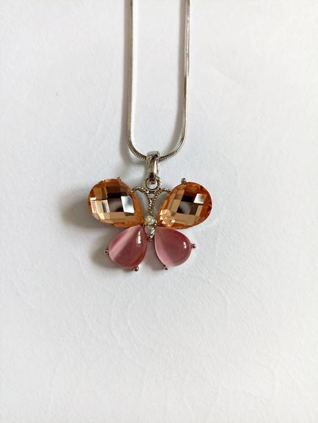 Náhrdelník motýľ ružový,