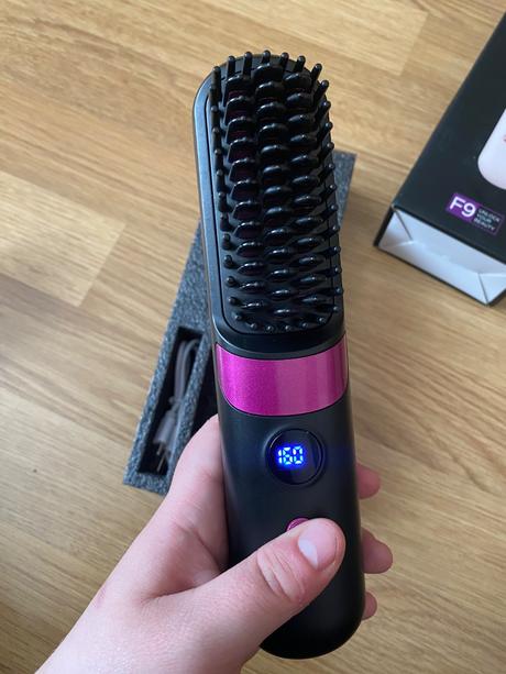 Bezdrôtová žehliaca kefa na vlasy , nepoužitá, 