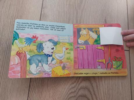 Knižka na sedliackom dvore s otvaracimi okienkami,