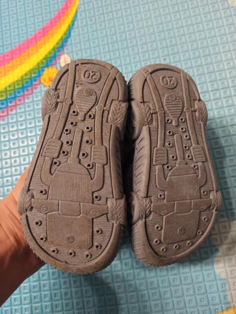 Papučky/platenky, 20