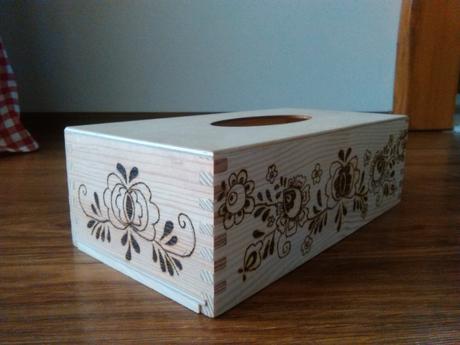 Drevena kabicka na servitky, 