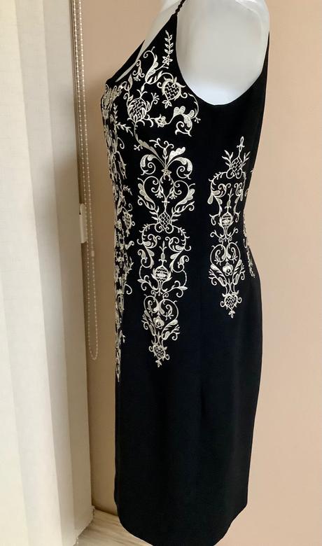 Krasne vyšívané šaty/2b, 40