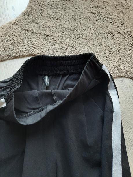 Cierne teplaky, stradivarius,xs