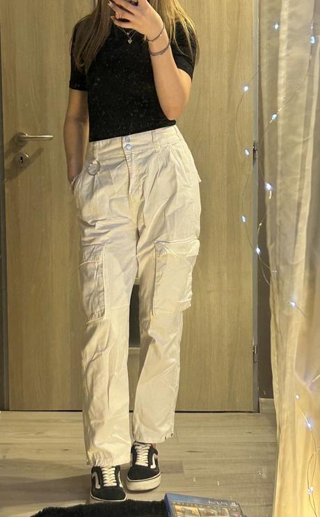 Cargo biele nohavice, bershka,s