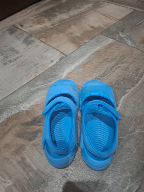 Predám sandále k vode, 32