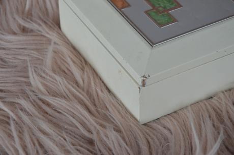 Šperkovnica so zrkadlom, 