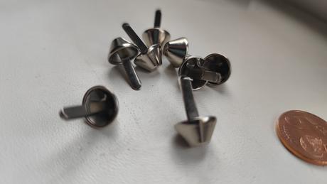 Kovové nožičky na kabelku, 