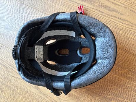 Predám cyklistickú helmu decathlon, xs