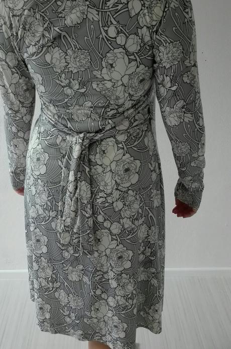 Sivé kvetované šaty south, south,38