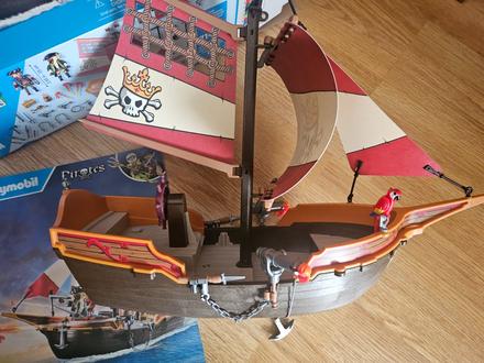 Playmobil pirátska loď, 