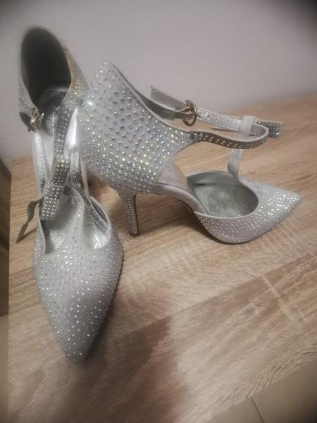 Lodičky s kamienkami, 37